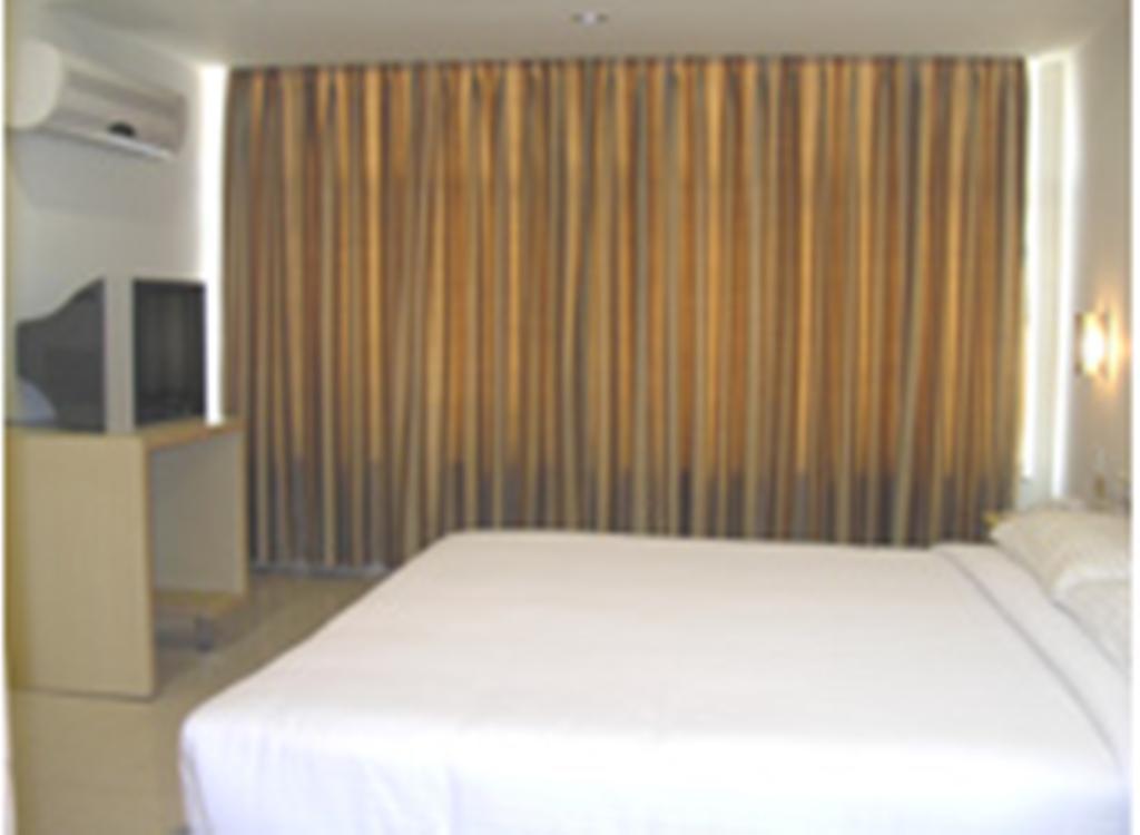 Silver Park Hotel Hyderabad Room photo